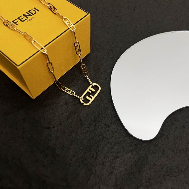 Fendi necklace 05lyx45